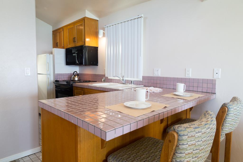 Wave Crest Resort Дель-Мар Номер фото